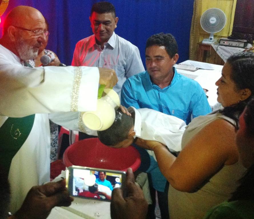 Célébration d'un baptême Amazonie Battesimi - 09 2015 comunita Bom Pastor 4