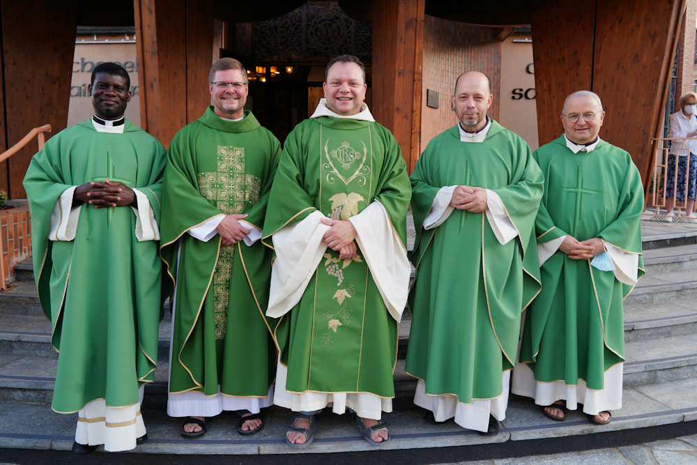 P. John P. Tom P. Luis RM P. François P.Vincenzo